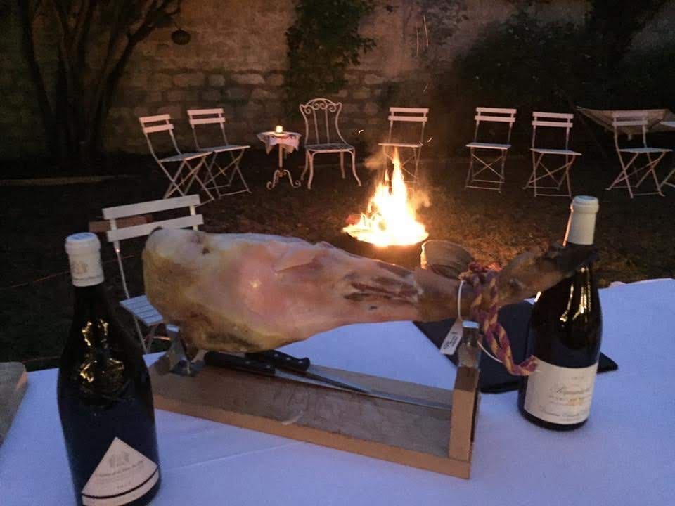 Découpe de jambon ibérique lors d'un mariage sur la Côte d'Azur